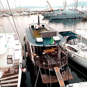 Boat & Breakfast Alicudi Italien
